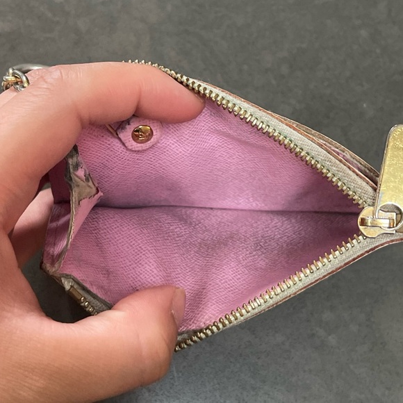 ❌sold❌ Louis Vuitton Murakami Cles Key Pouch✨ - Picture 11 of 13